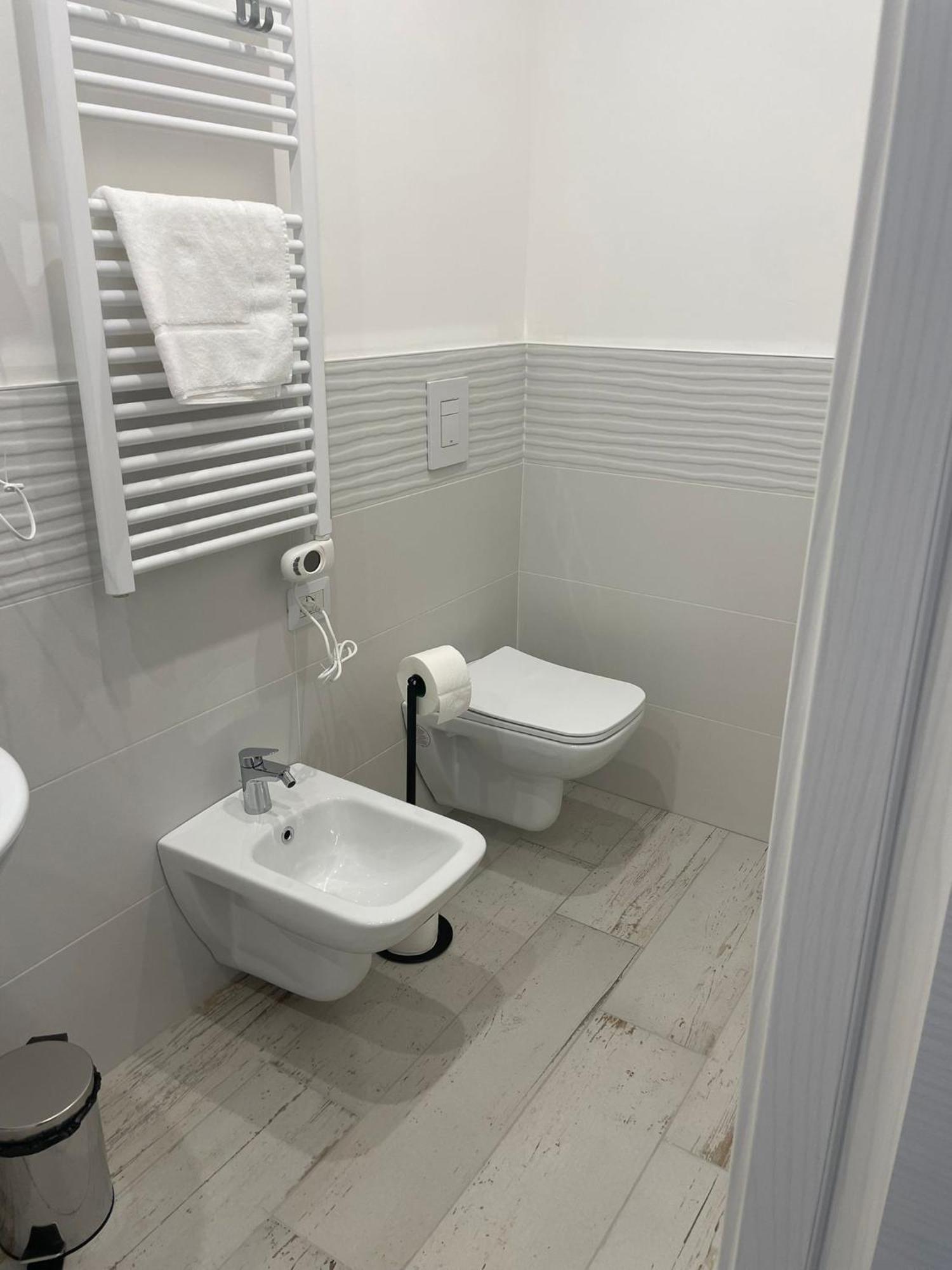 Maison Appartaments Bari Bagian luar foto